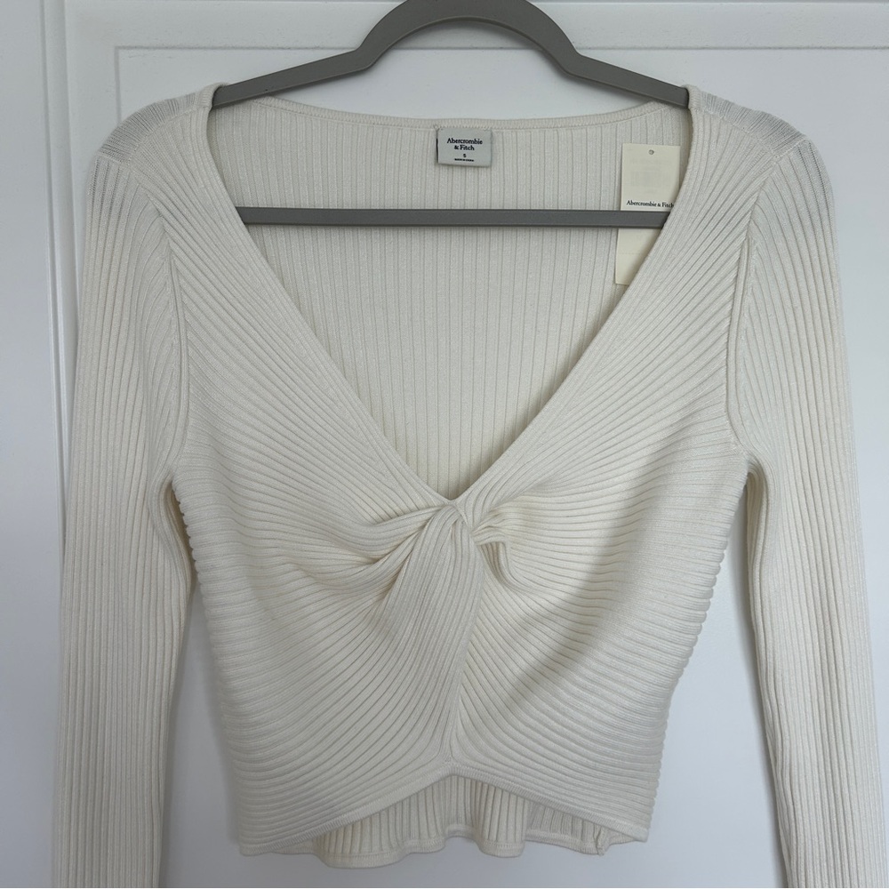 NWT Abercrombie Cream Twist Front Ribbed Knit Sweater, Size Small
